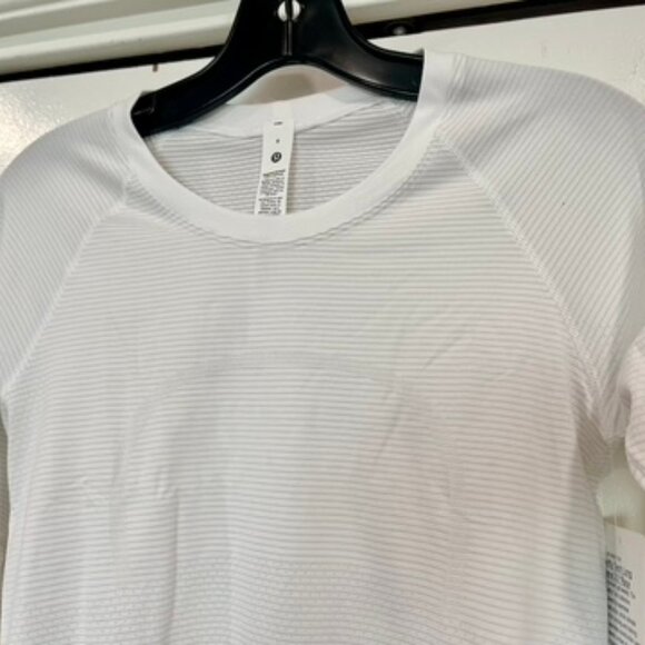NWT Lululemon White Swiftly Tech Long Sleeve Shirt 2.0 - Waist Length, Size 6 - Picture 8 of 10